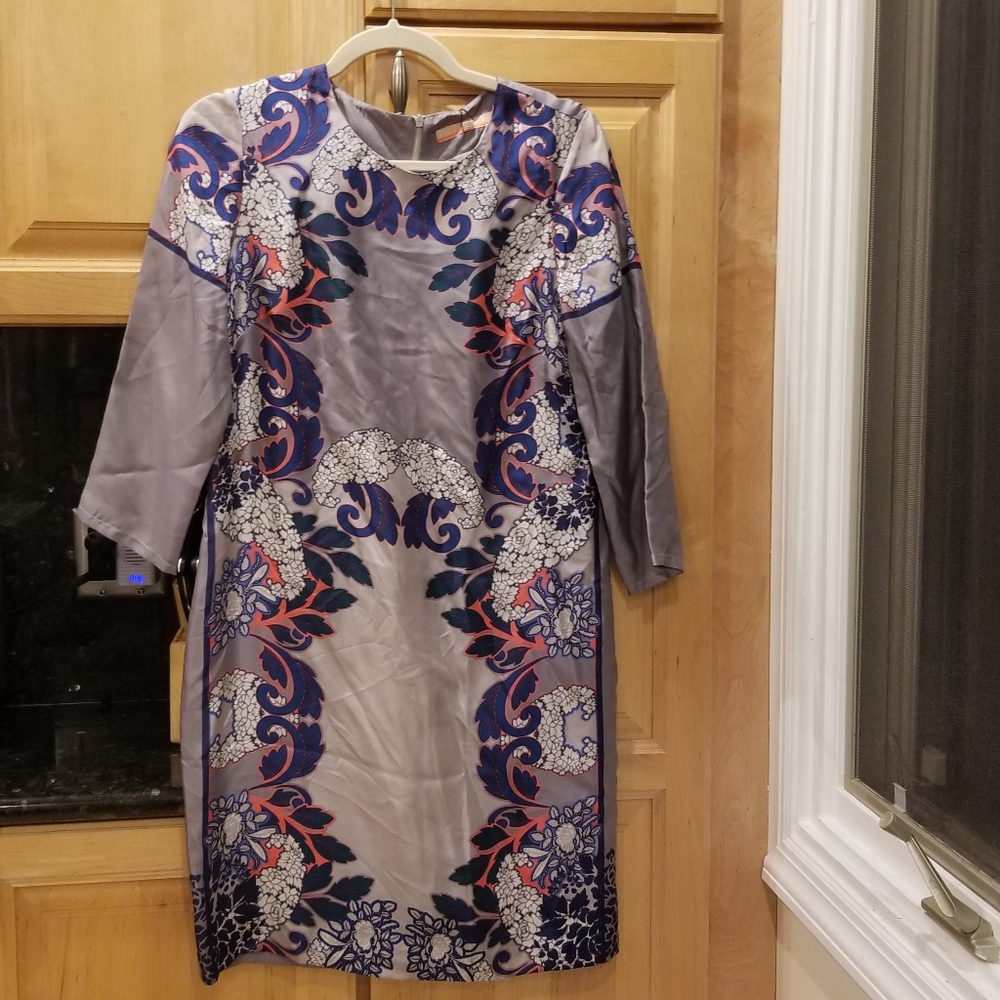 Vilagallo NWT 100% Silk dress Grey Blue